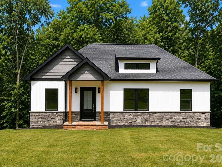 234 Fiddlers Ghost Circle, Mount Gilead, NC 27306.  MLS# CAR4411285, YatesRealty ID 51275. 