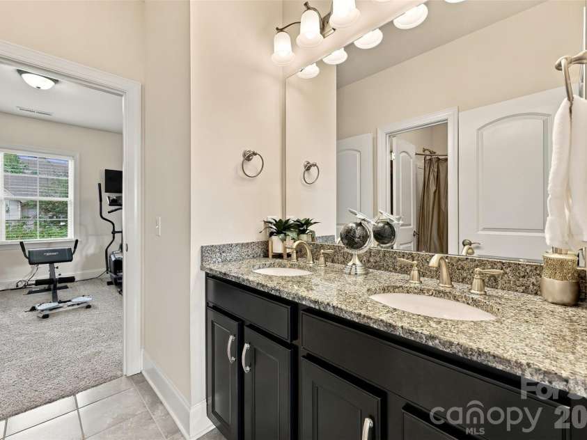 131 Reserve Lane, Indian Land, SC 29707.  MLS# CAR4417292, YatesRealty ID 51276. Jack and jill bath, second floor