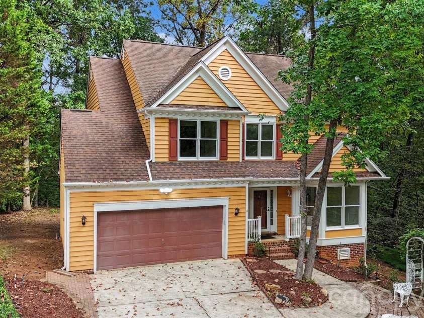 8401 Tatebrook Lane, Huntersville, NC 28078.  MLS# CAR4417886, YatesRealty ID 51277. 