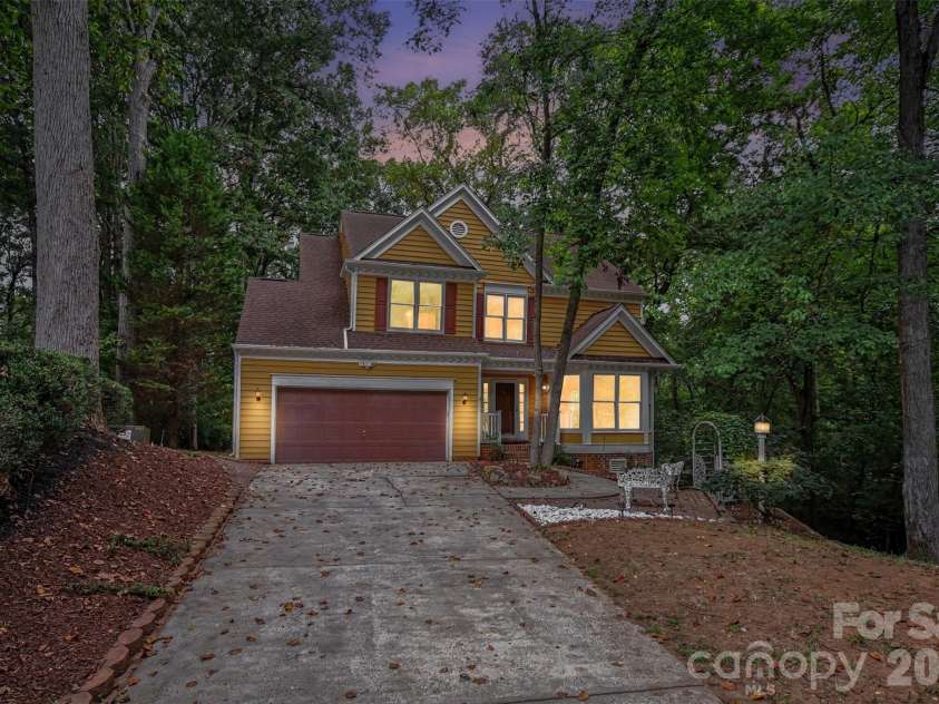 8401 Tatebrook Lane, Huntersville, NC 28078.  MLS# CAR4417886, YatesRealty ID 51277. 