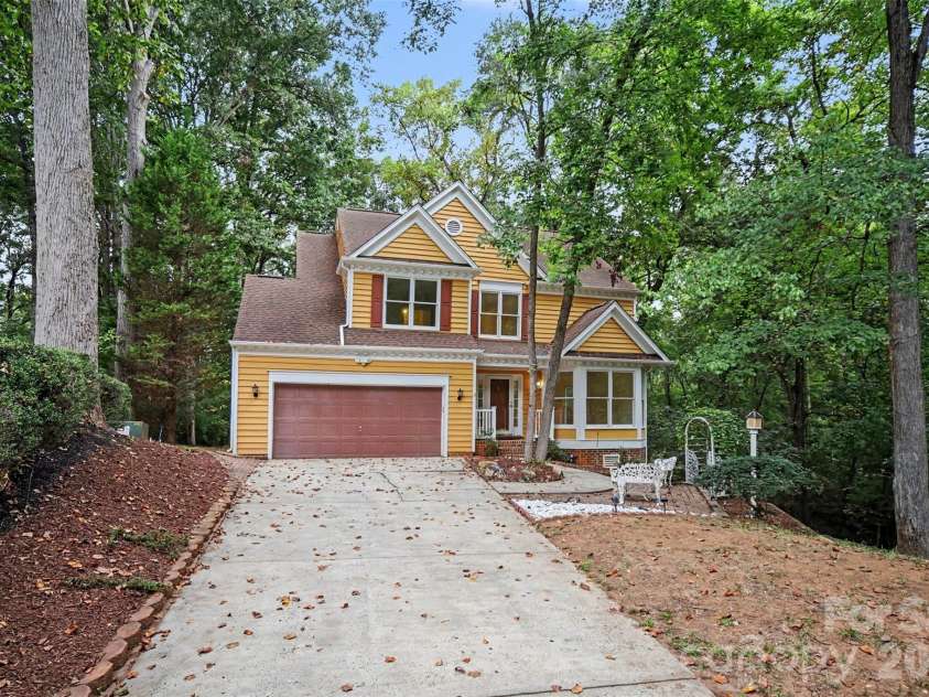 8401 Tatebrook Lane, Huntersville, NC 28078.  MLS# CAR4417886, YatesRealty ID 51277. 