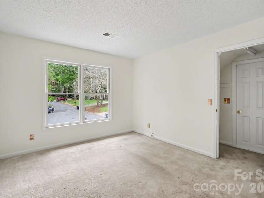 8401 Tatebrook Lane, Huntersville, NC 28078.  MLS# CAR4417886, YatesRealty ID 51277. 