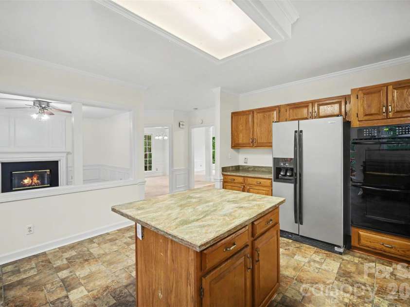 8401 Tatebrook Lane, Huntersville, NC 28078.  MLS# CAR4417886, YatesRealty ID 51277. 