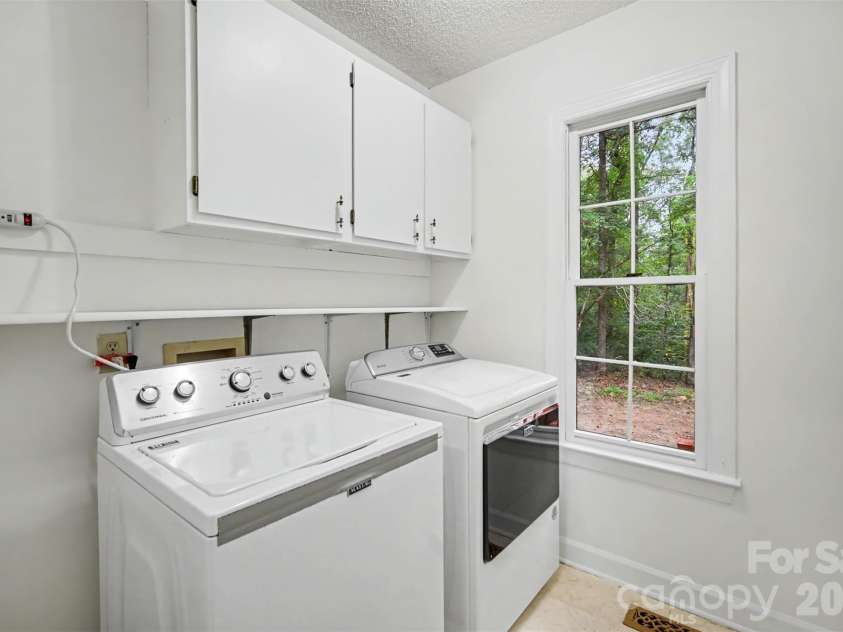 8401 Tatebrook Lane, Huntersville, NC 28078.  MLS# CAR4417886, YatesRealty ID 51277. 