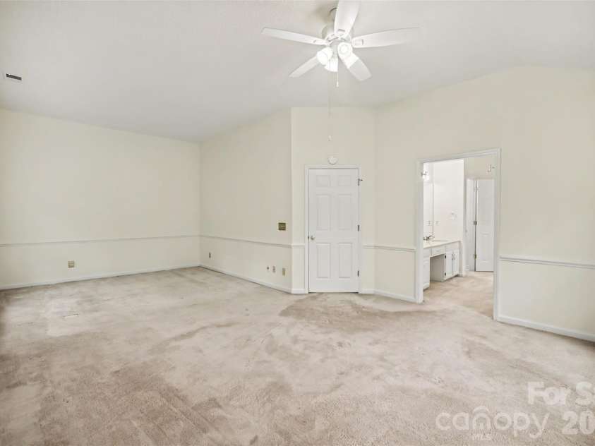 8401 Tatebrook Lane, Huntersville, NC 28078.  MLS# CAR4417886, YatesRealty ID 51277. 