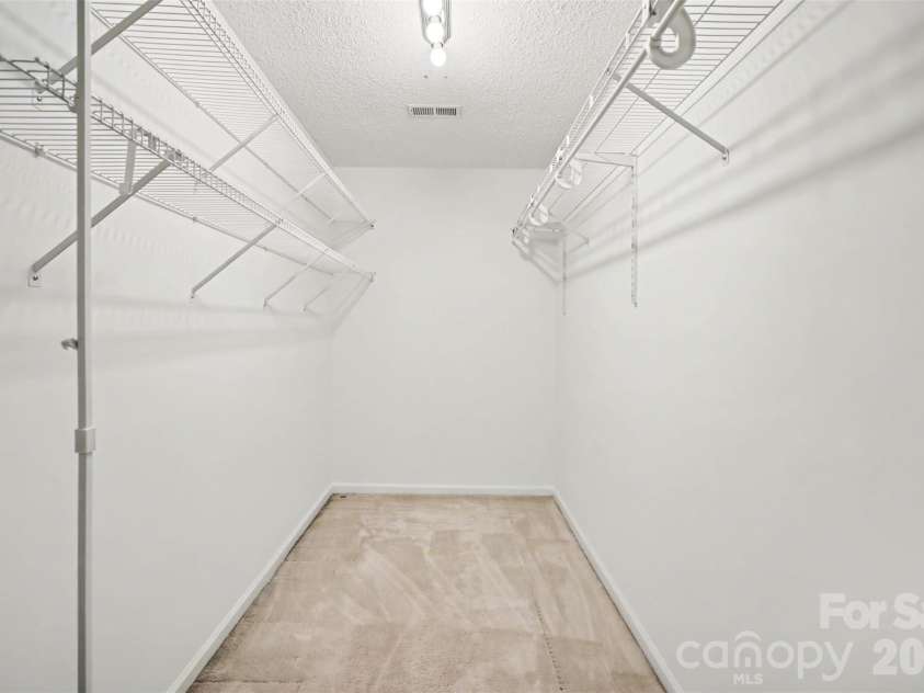 8401 Tatebrook Lane, Huntersville, NC 28078.  MLS# CAR4417886, YatesRealty ID 51277. 