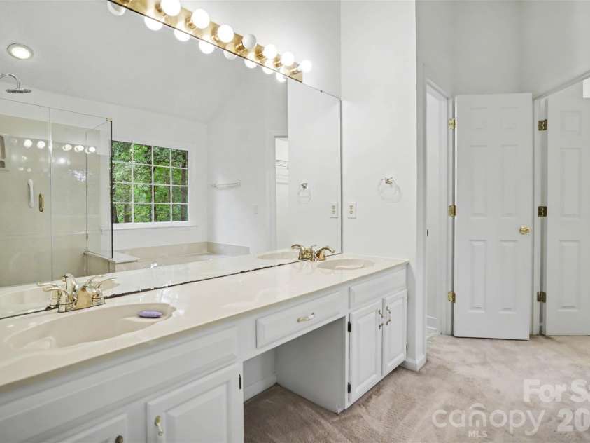 8401 Tatebrook Lane, Huntersville, NC 28078.  MLS# CAR4417886, YatesRealty ID 51277. 