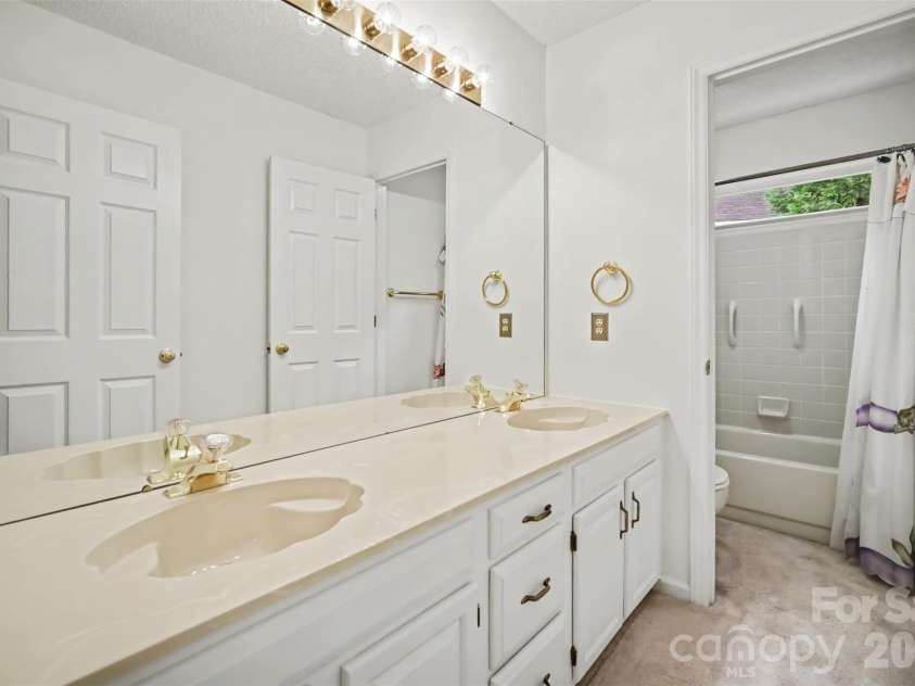 8401 Tatebrook Lane, Huntersville, NC 28078.  MLS# CAR4417886, YatesRealty ID 51277. 