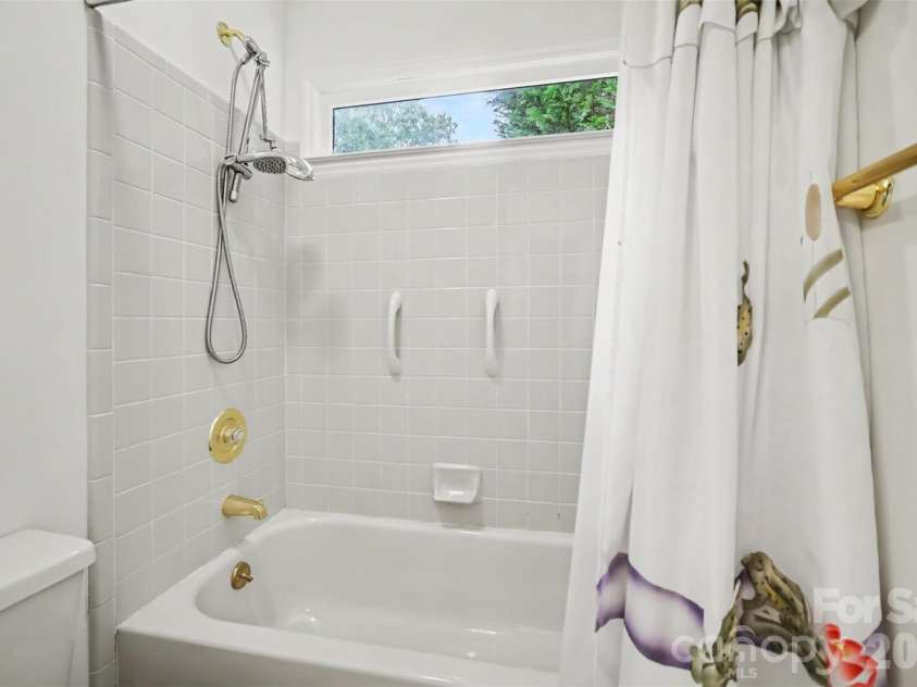 8401 Tatebrook Lane, Huntersville, NC 28078.  MLS# CAR4417886, YatesRealty ID 51277. 