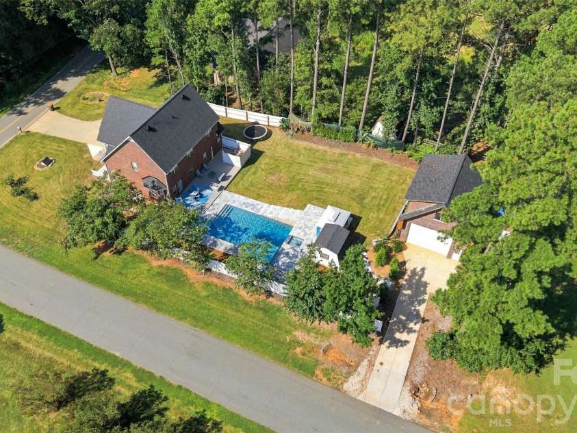 7189 Windy Pine Circle, Denver, NC 28037.  MLS# CAR4417549, YatesRealty ID 51278. Corner lot 2 driveways