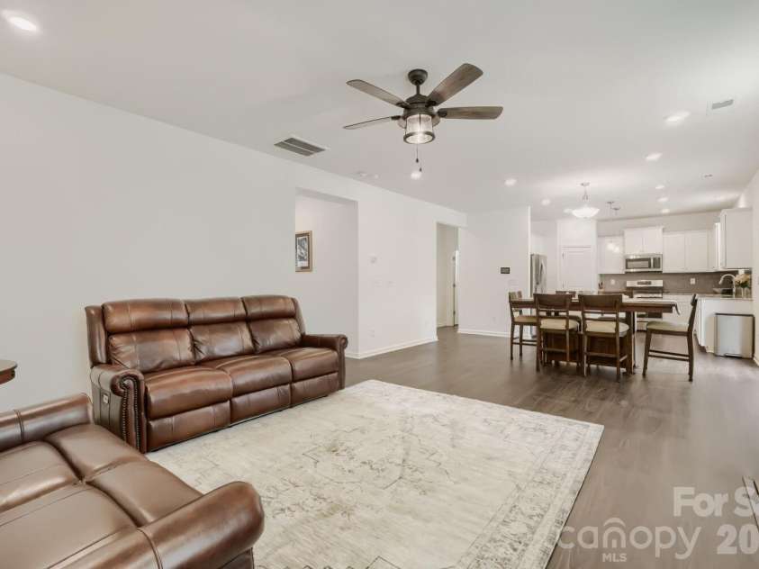 133 Dawn Run Loop, Mooresville, NC 28115.  MLS# CAR4417022, YatesRealty ID 51279. 