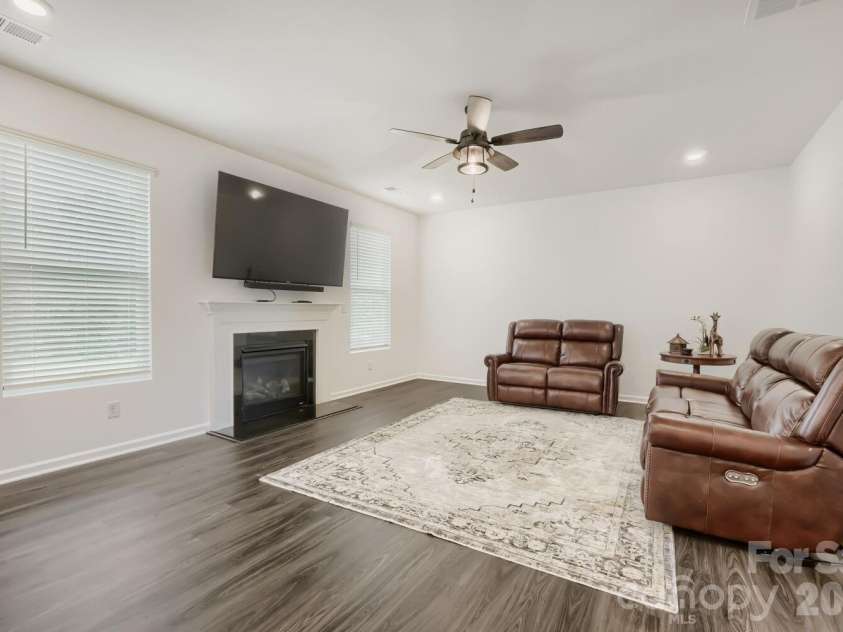 133 Dawn Run Loop, Mooresville, NC 28115.  MLS# CAR4417022, YatesRealty ID 51279. 