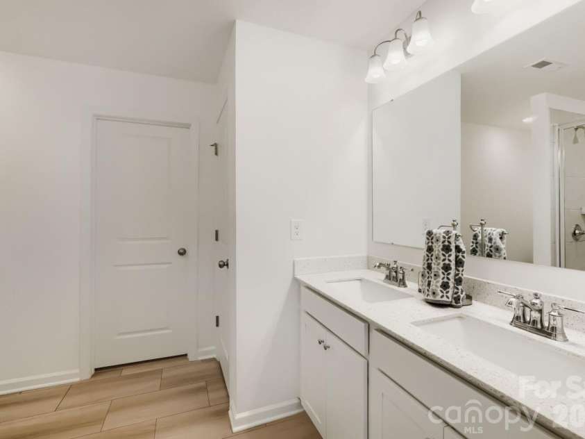 133 Dawn Run Loop, Mooresville, NC 28115.  MLS# CAR4417022, YatesRealty ID 51279. 