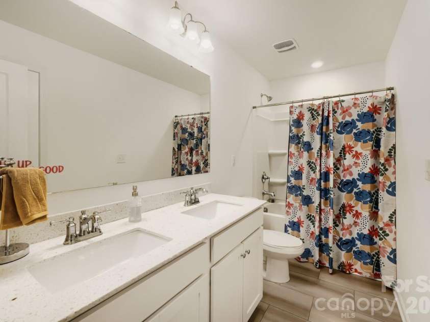 133 Dawn Run Loop, Mooresville, NC 28115.  MLS# CAR4417022, YatesRealty ID 51279. 