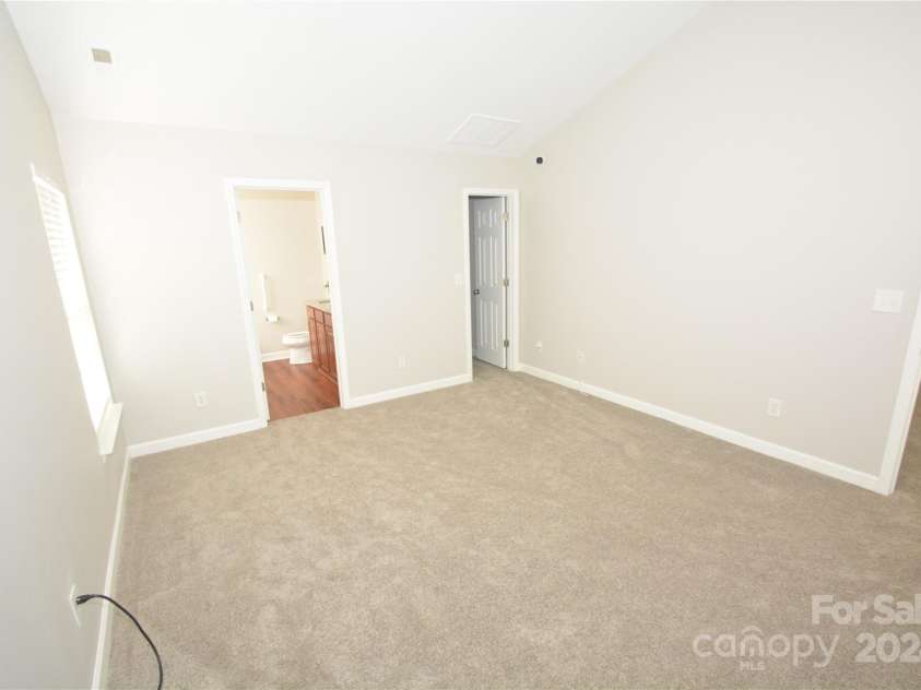 5132 Stone Park Drive, Charlotte, NC 28269.  MLS# CAR4207741, YatesRealty ID 5128. Primary bedroom