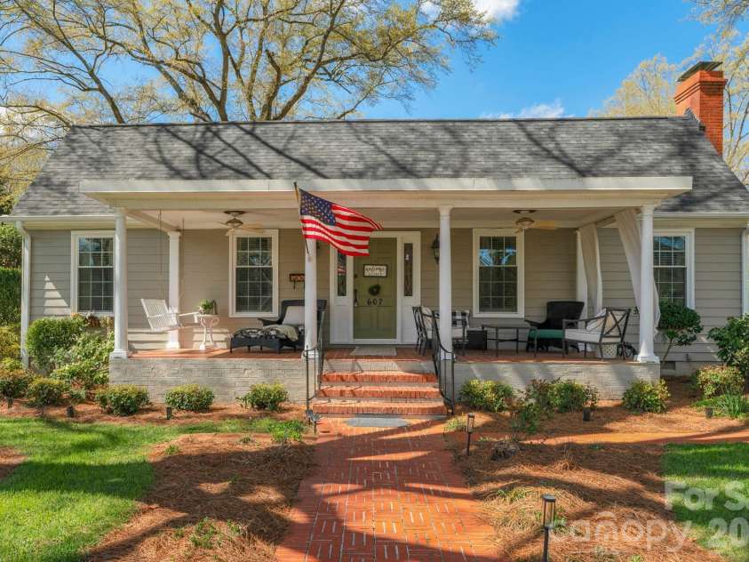 607 York Street, Gastonia, NC 28052.  MLS# CAR4353276, YatesRealty ID 5128. 