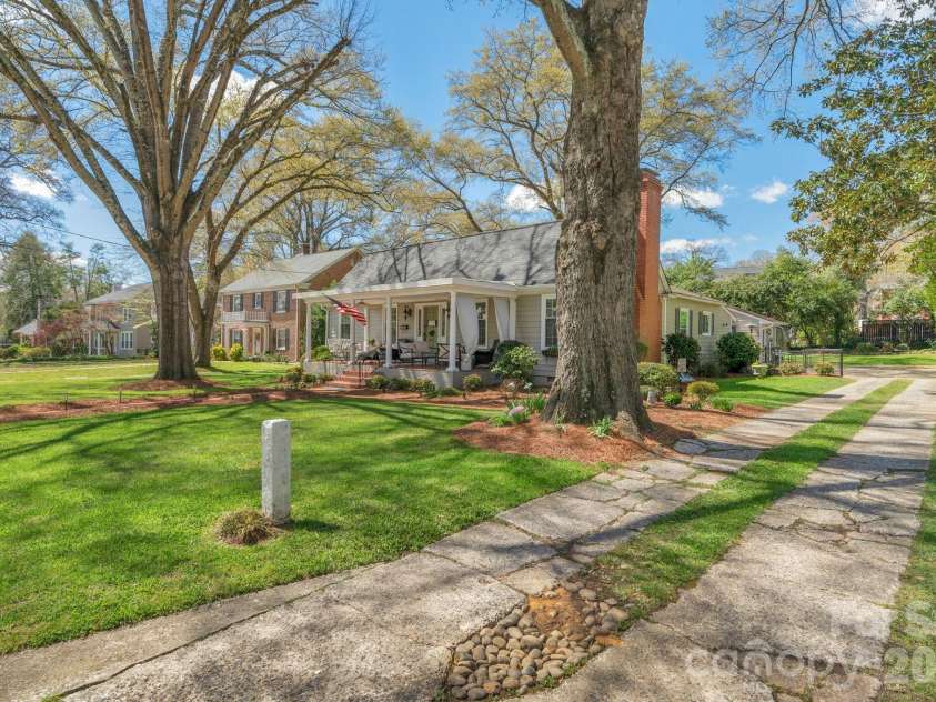 607 York Street, Gastonia, NC 28052.  MLS# CAR4353276, YatesRealty ID 5128. 