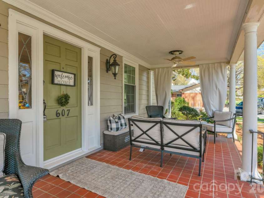 607 York Street, Gastonia, NC 28052.  MLS# CAR4353276, YatesRealty ID 5128. 