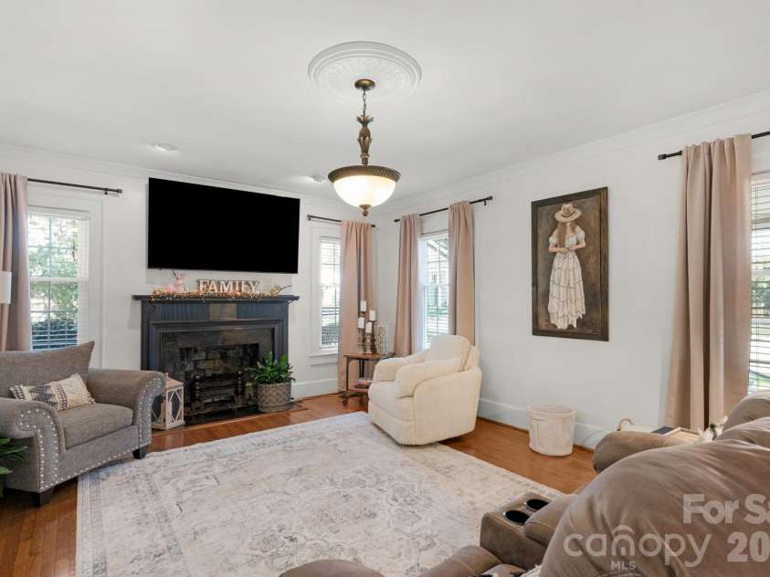 607 York Street, Gastonia, NC 28052.  MLS# CAR4353276, YatesRealty ID 5128. 