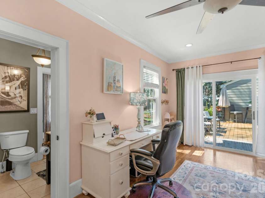 607 York Street, Gastonia, NC 28052.  MLS# CAR4353276, YatesRealty ID 5128. 