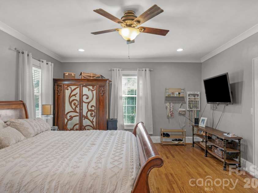607 York Street, Gastonia, NC 28052.  MLS# CAR4353276, YatesRealty ID 5128. 