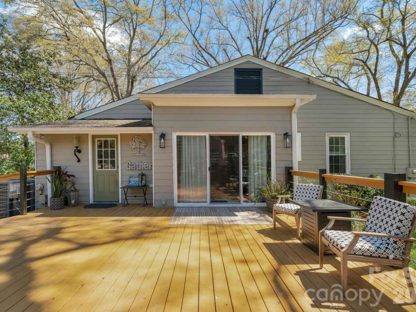607 York Street, Gastonia, NC 28052.  MLS# CAR4353276, YatesRealty ID 5128. 