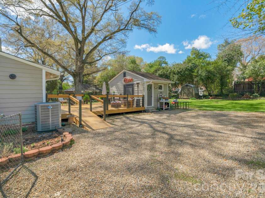 607 York Street, Gastonia, NC 28052.  MLS# CAR4353276, YatesRealty ID 5128. 