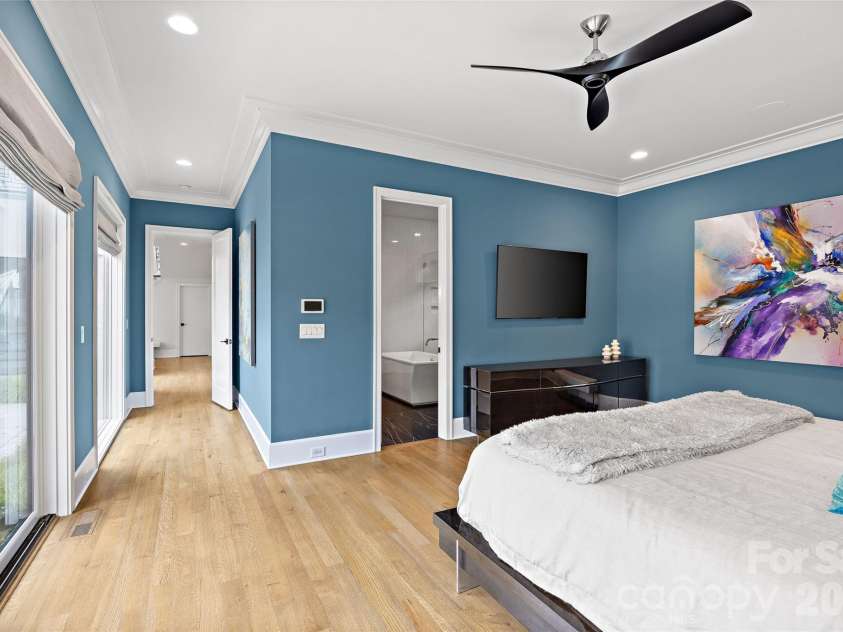 316 Mammoth Oaks Drive, Charlotte, NC 28270.  MLS# CAR4416079, YatesRealty ID 51280. 