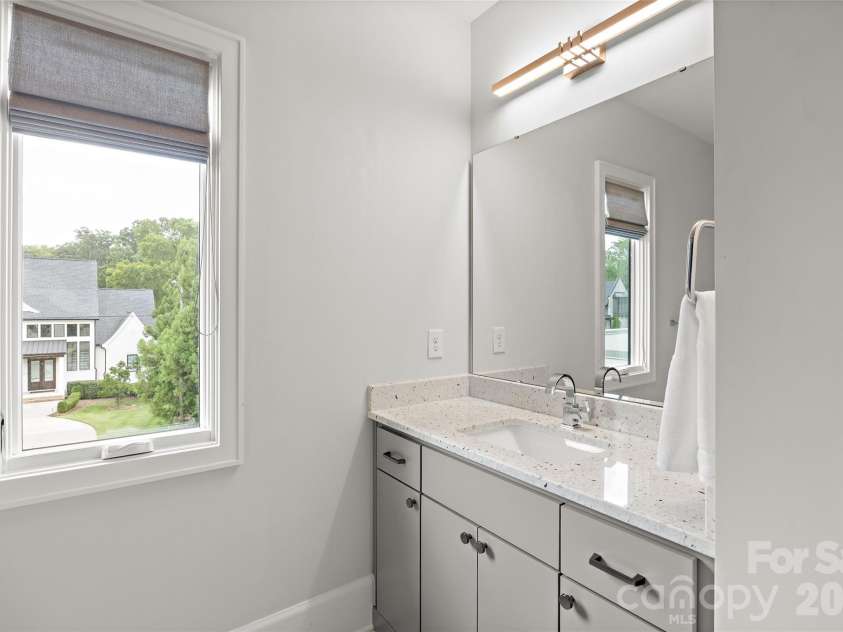 316 Mammoth Oaks Drive, Charlotte, NC 28270.  MLS# CAR4416079, YatesRealty ID 51280. 
