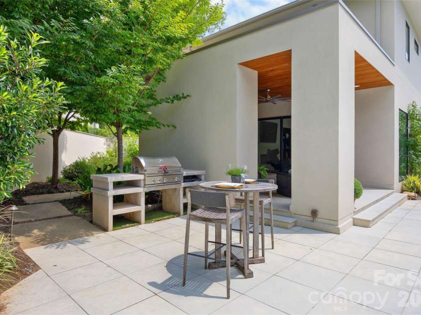 316 Mammoth Oaks Drive, Charlotte, NC 28270.  MLS# CAR4416079, YatesRealty ID 51280. Grilling Station
