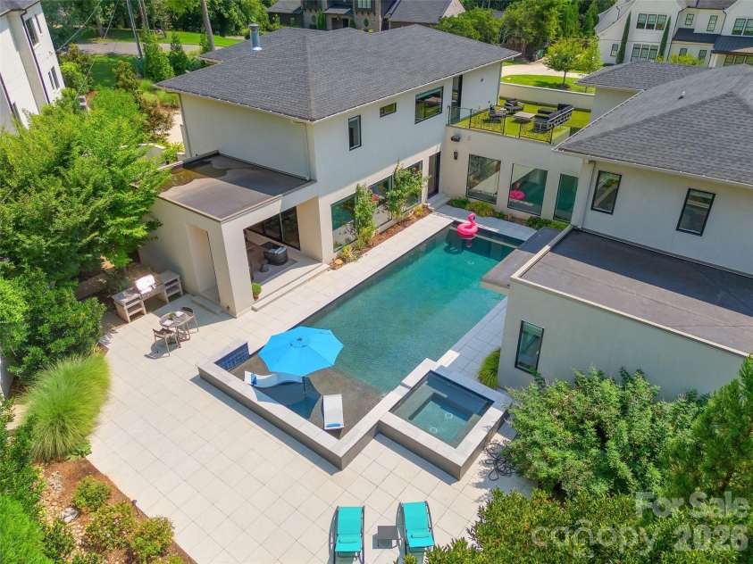 316 Mammoth Oaks Drive, Charlotte, NC 28270.  MLS# CAR4416079, YatesRealty ID 51280. Pool/Spa