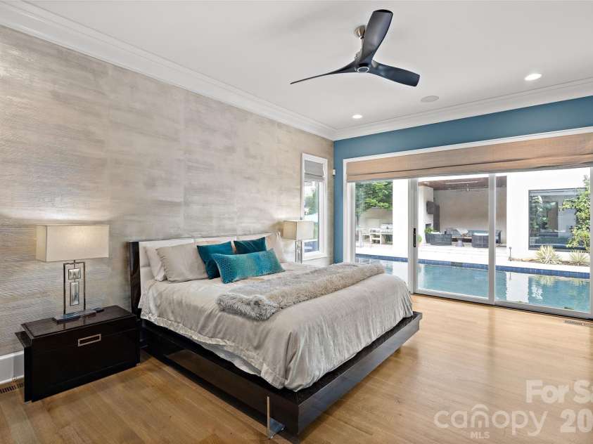 316 Mammoth Oaks Drive, Charlotte, NC 28270.  MLS# CAR4416079, YatesRealty ID 51280. Primary Bedroom