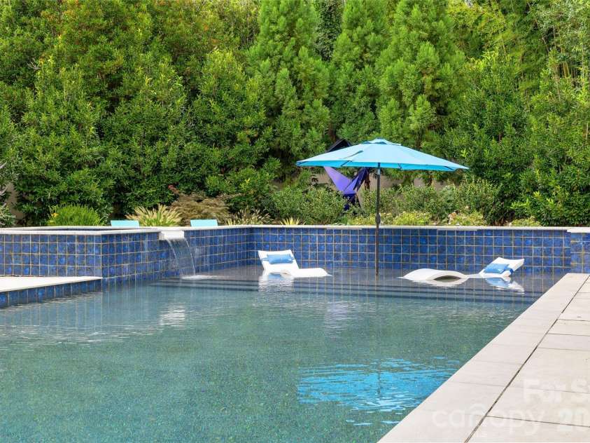 316 Mammoth Oaks Drive, Charlotte, NC 28270.  MLS# CAR4416079, YatesRealty ID 51280. Swimming Pool