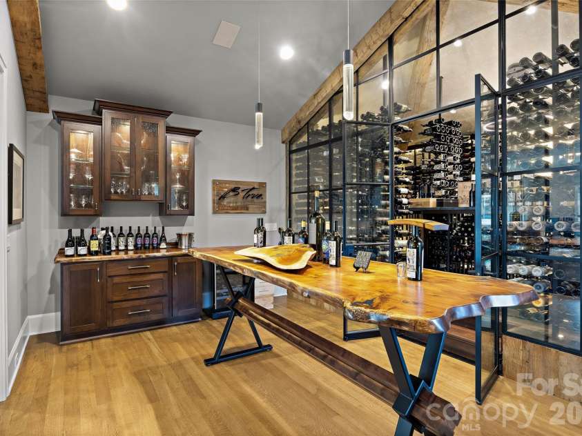 316 Mammoth Oaks Drive, Charlotte, NC 28270.  MLS# CAR4416079, YatesRealty ID 51280. Tasting Room