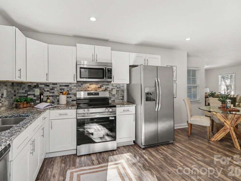 113 Smallwood Place, Charlotte, NC 28216.  MLS# CAR4413869, YatesRealty ID 51281. 