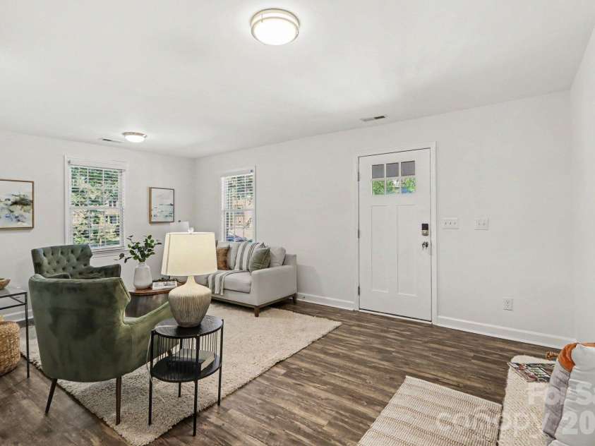 113 Smallwood Place, Charlotte, NC 28216.  MLS# CAR4413869, YatesRealty ID 51281. 