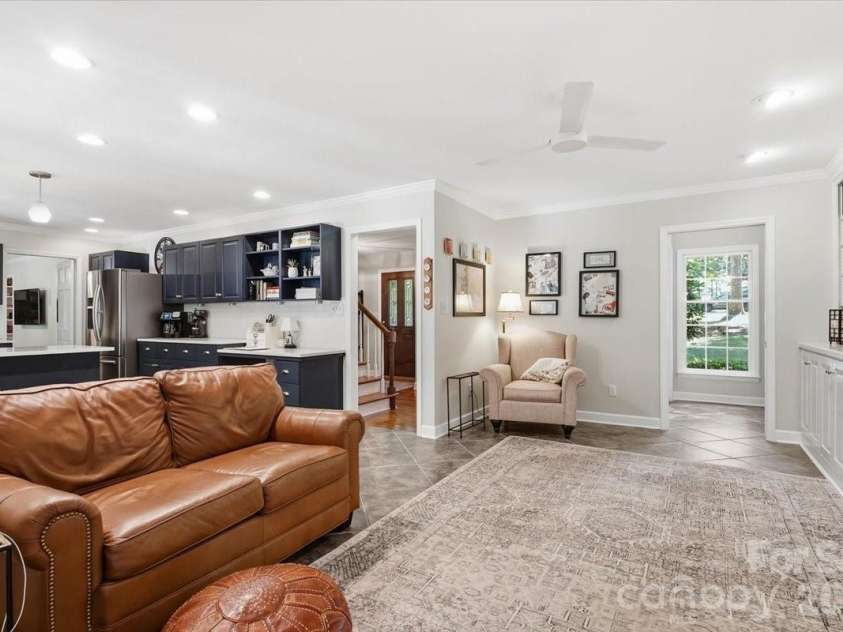 5138 Panhandle Circle, Matthews, NC 28104.  MLS# CAR4407389, YatesRealty ID 51282. Keeping Room 5138 Panhandle CirWeddington, NC 28104