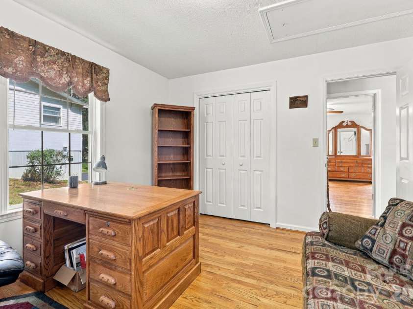 6 Cisco Road, Asheville, NC 28805.  MLS# CAR4424586, YatesRealty ID 51283. 4th Bedroom/office