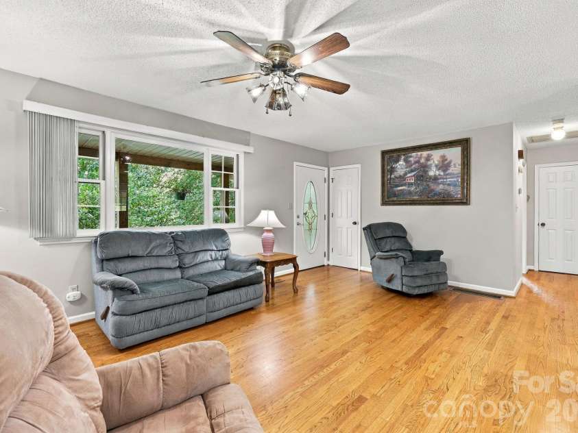 6 Cisco Road, Asheville, NC 28805.  MLS# CAR4424586, YatesRealty ID 51283. 