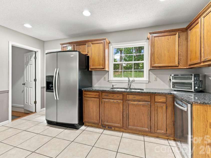 6 Cisco Road, Asheville, NC 28805.  MLS# CAR4424586, YatesRealty ID 51283. 