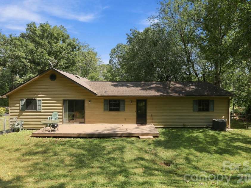 6 Cisco Road, Asheville, NC 28805.  MLS# CAR4424586, YatesRealty ID 51283. 