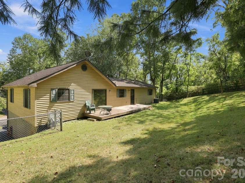6 Cisco Road, Asheville, NC 28805.  MLS# CAR4424586, YatesRealty ID 51283. 