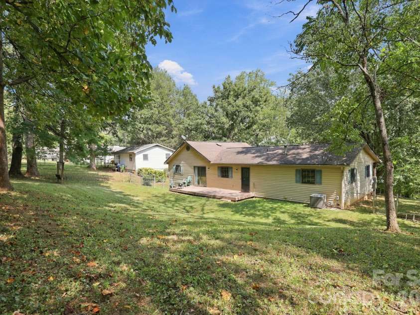 6 Cisco Road, Asheville, NC 28805.  MLS# CAR4424586, YatesRealty ID 51283. Very nice, fenced back yard.