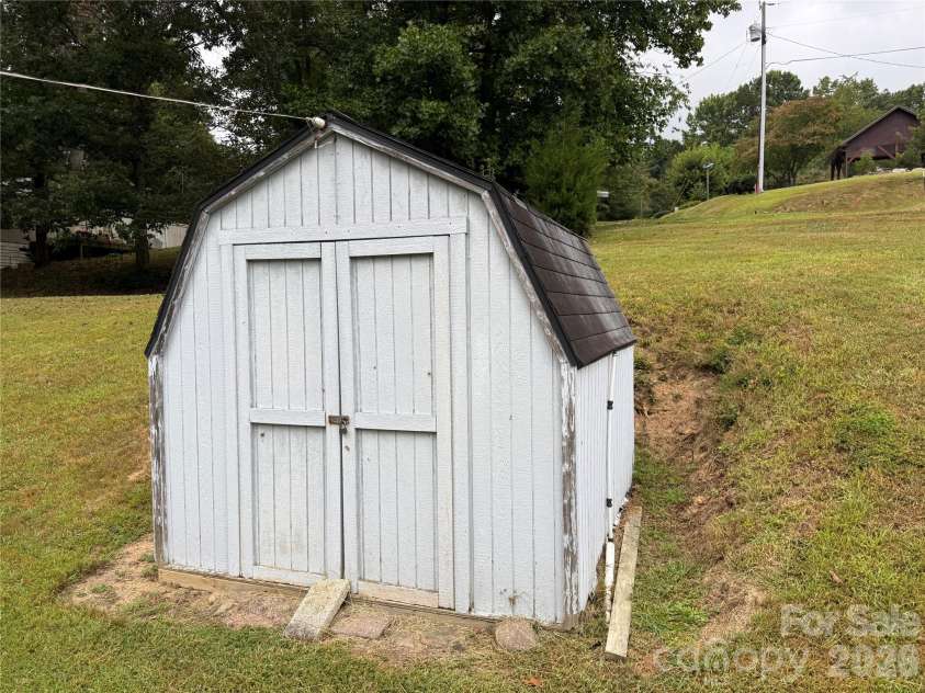 6 Short Dix Creek Road, Leicester, NC 28748.  MLS# CAR4424208, YatesRealty ID 51287. 