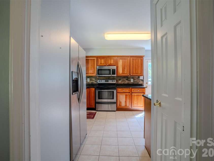 6516 Brynwood Drive, Charlotte, NC 28226.  MLS# CAR4424530, YatesRealty ID 51288. 