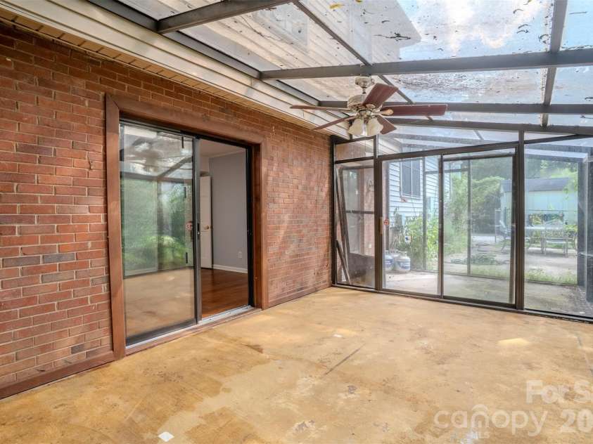 6516 Brynwood Drive, Charlotte, NC 28226.  MLS# CAR4424530, YatesRealty ID 51288. 