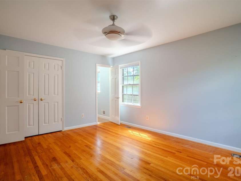 6516 Brynwood Drive, Charlotte, NC 28226.  MLS# CAR4424530, YatesRealty ID 51288. 