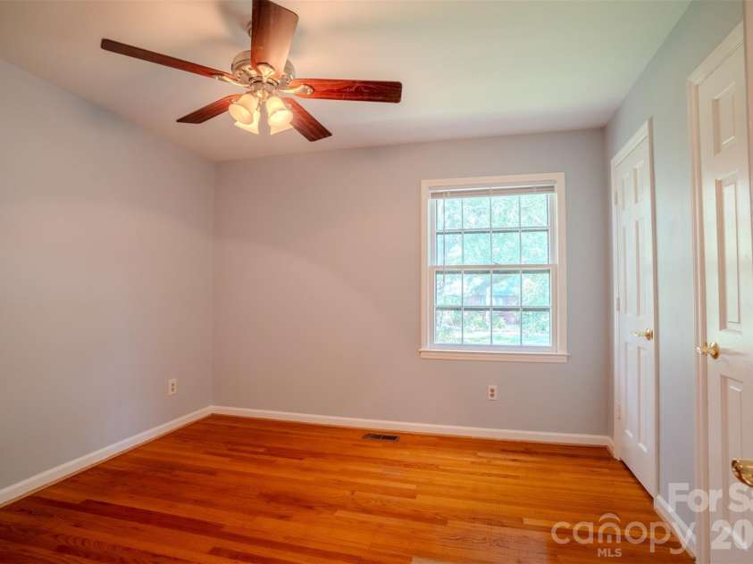 6516 Brynwood Drive, Charlotte, NC 28226.  MLS# CAR4424530, YatesRealty ID 51288. 