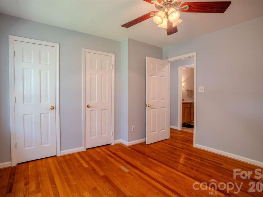 6516 Brynwood Drive, Charlotte, NC 28226.  MLS# CAR4424530, YatesRealty ID 51288. 