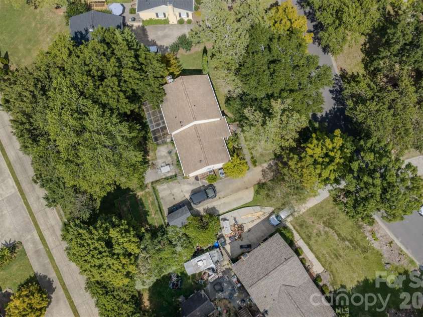 6516 Brynwood Drive, Charlotte, NC 28226.  MLS# CAR4424530, YatesRealty ID 51288. 